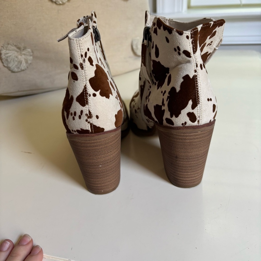 Altr’d state Cow Print Ankle Boots size 8 - Picture 4 of 8